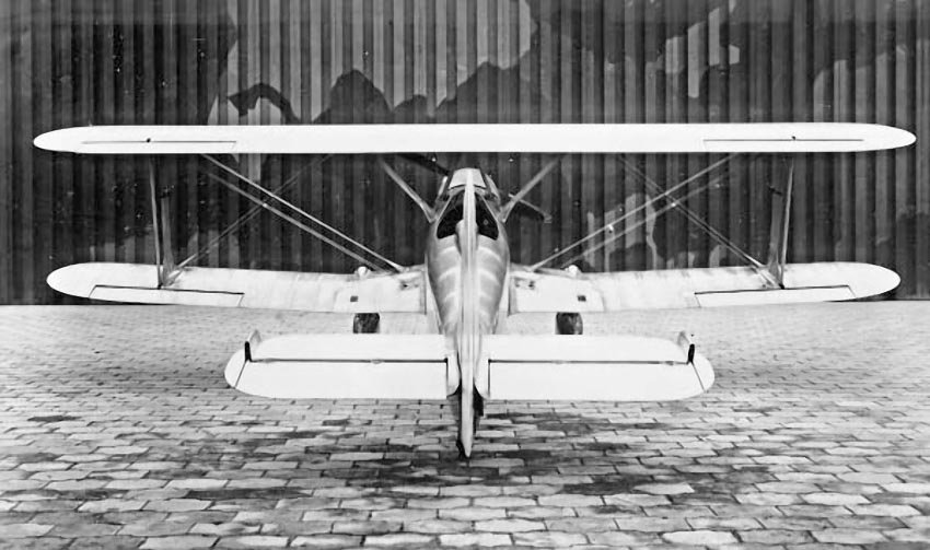 Caproni Ca.603 entrenador acrobático