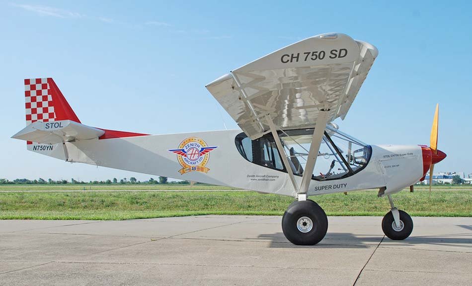 avión STOL CH-750