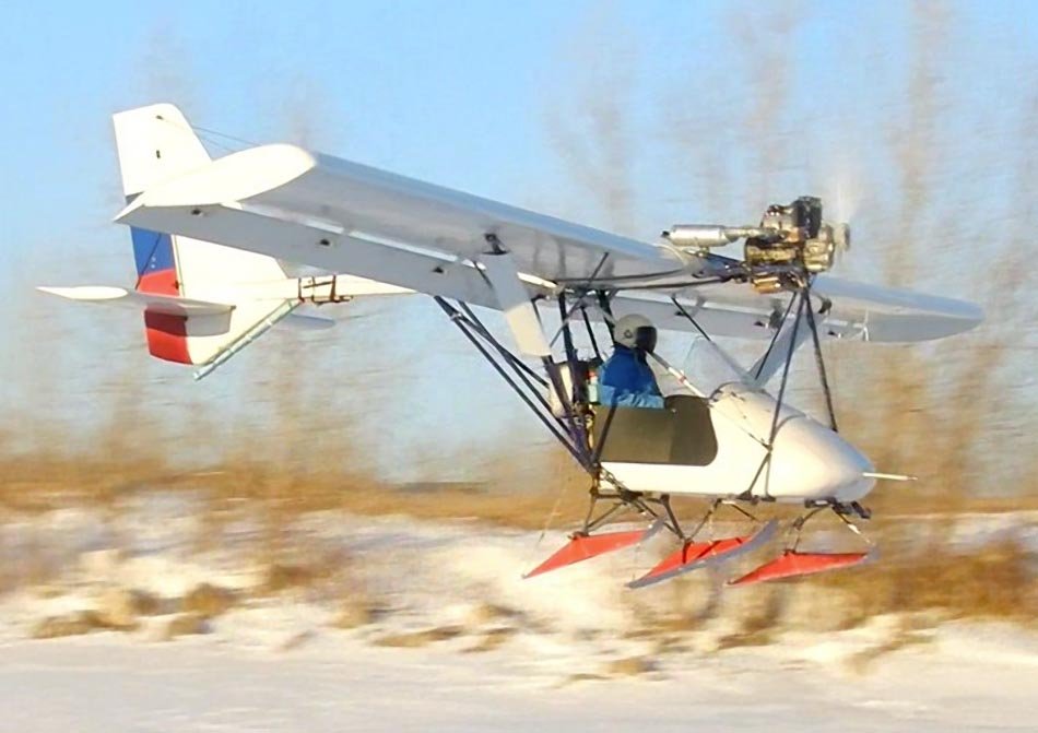 Che-15 avión ligero biplaza