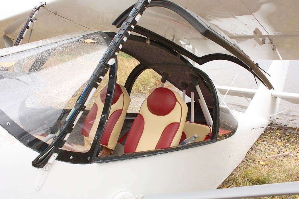 Che-23 avión anfibio ligero