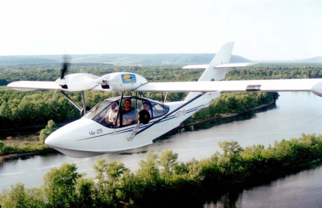 Che-25 avión anfibio