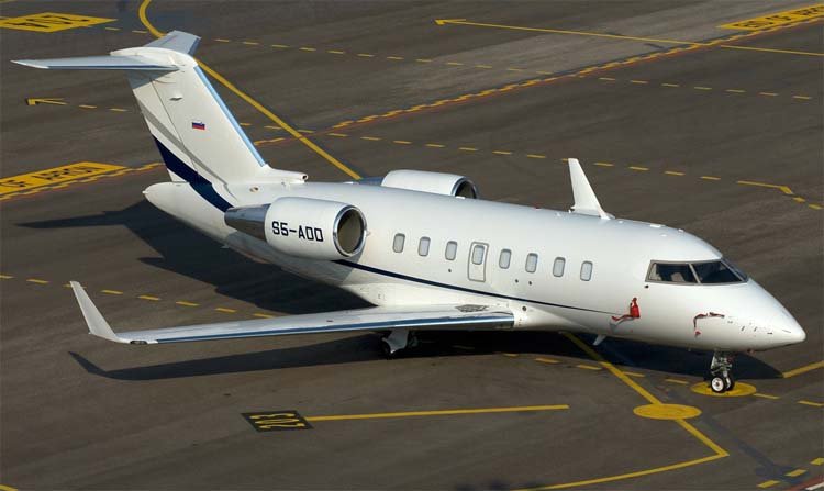 Challenger 605 business jet