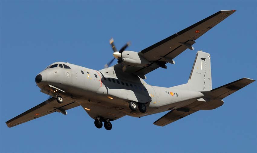 CASA CN-235, avión de transporte militar medio