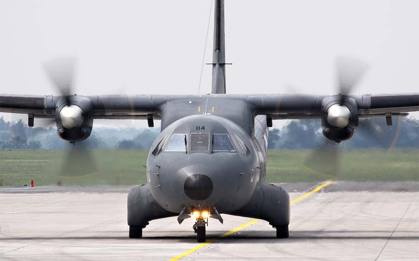 CASA CN-235, avión de transporte militar medio