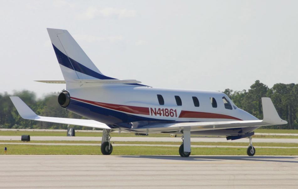 Comp Air Jet avión ejecutivo
